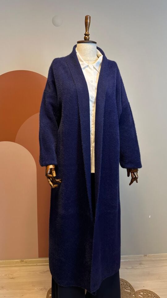 Lacivert Uzun Peluş Hırka – Oversize Kışlık Tesettür Kombin