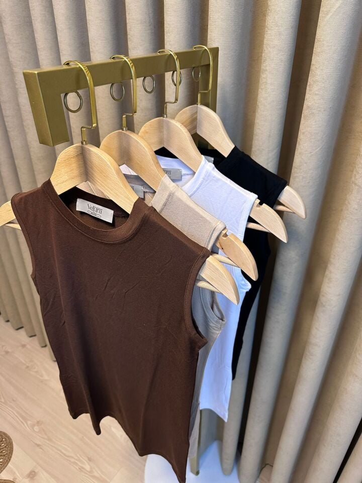 VeluraCollection Kadın Kolsuz Bisiklet Yaka Bluz 4’lü Set