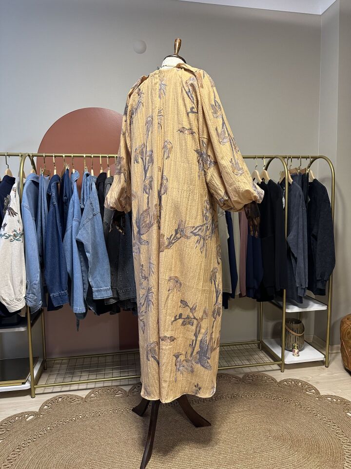 Gofre Dokulu Botanik Desenli Maxi Elbise