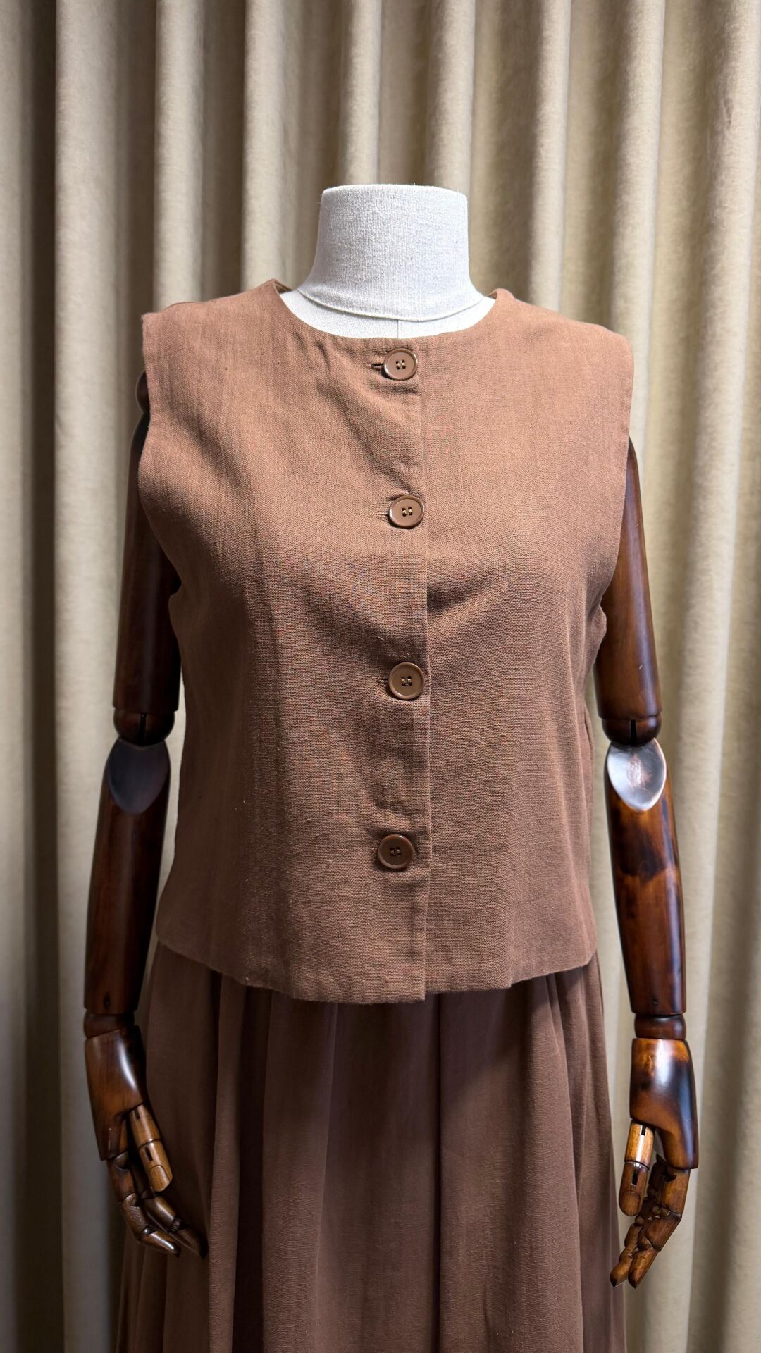 Velura Collection - Kahverengi Düğmeli Keten Kolsuz Yelek - Kahverengi