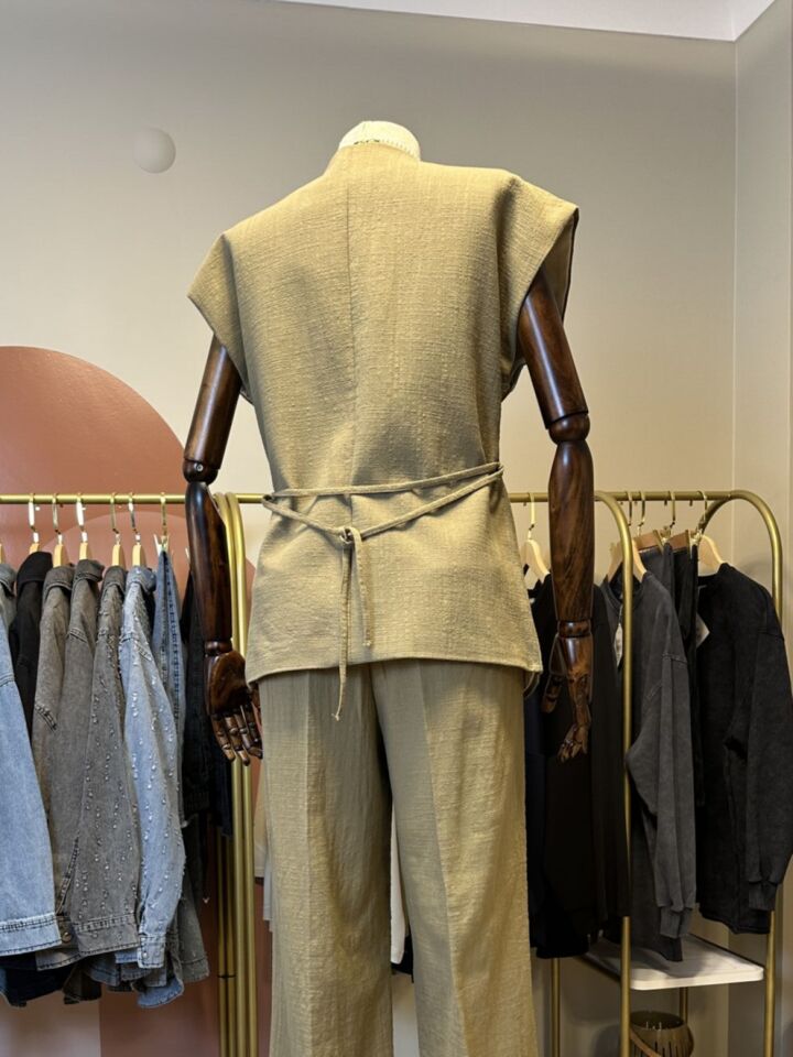Velura Collection - Haki Düğme Detaylı Kruvaze Kesim - Yelek